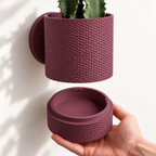 Hangende Bloempot Straight Weave – 4.5 Wall — Kleur: Wine Burgundy — digitale kleurvisualisatie op basis van LoftedGoods-foto; plant niet inbegrepen