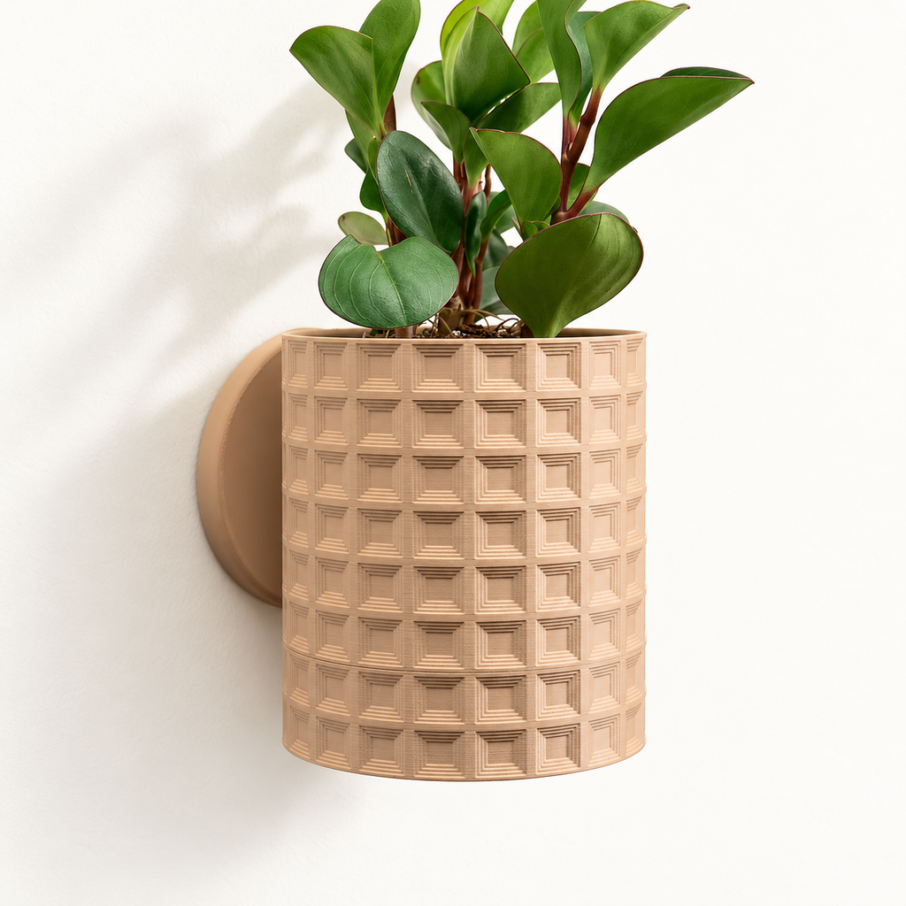Hangende Bloempot Echo – 4.5 inch — Latte Brown; AI-retouche van originele LoftedGoods-foto op Thangs in Custom-3D-huisstijl; plant niet inbegrepen